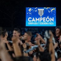 ¡Este es el Viejo Lobo! Gimnasia, contra el VAR, derrotó a Madryn y ascendió