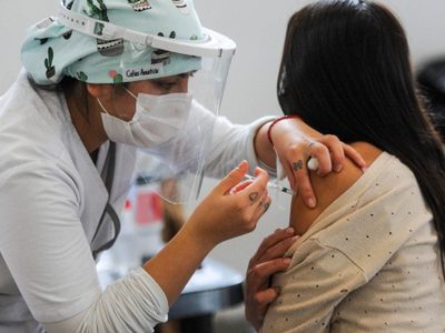 Subieron los contagios de coronavirus, pero se registraron menos fallecimientos