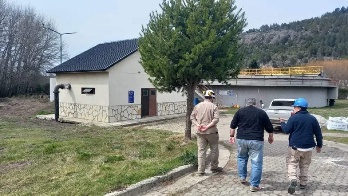 El Defensor del Pueblo recorrió la planta de barros cloacales. Fuente: (Realidad Sanmartinense)