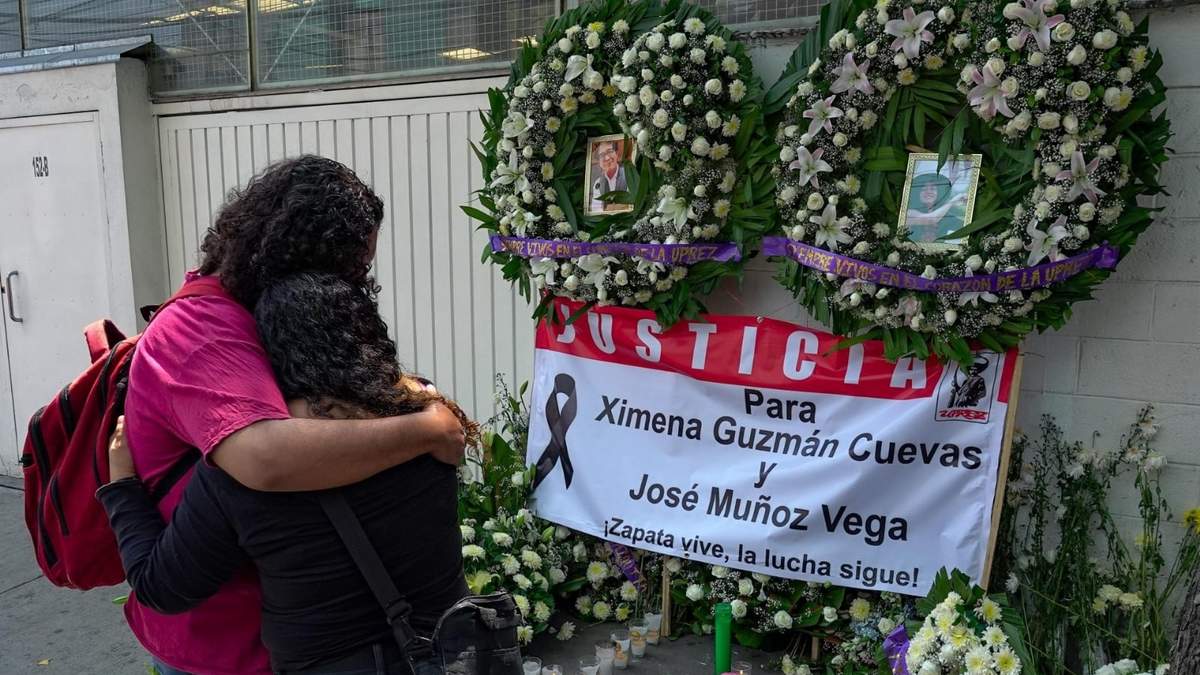 Exigen justicia en el funeral a Ximena Guzmán y José Muñoz, colaboradores de Clara Brugada