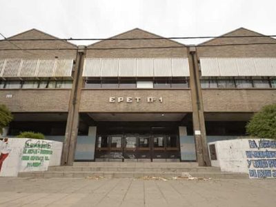 Un alumno fue armado: grave denuncia en la EPET 1 de Cutral Co