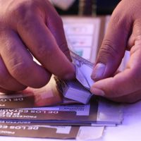 Comisión del INE aprueba diseño e impresión de la papeleta para la revocación de mandato
