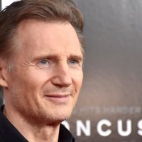El luto envuelve a Liam Neeson con otra irreparable pérdida en medio del caos