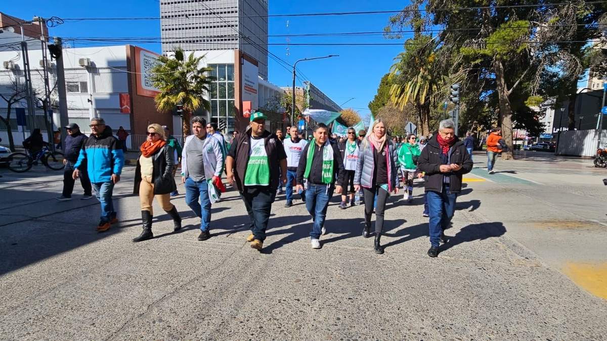 Marcha de ATE Neuquén. Fuente: (Javier Manzano - Minuto Neuquén)