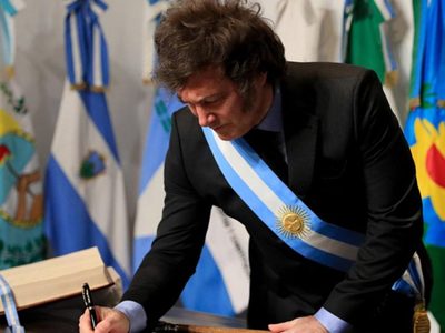 Facultades de la SIDE: la oposición presentó un amparo judicial para revertir el DNU de Javier Milei