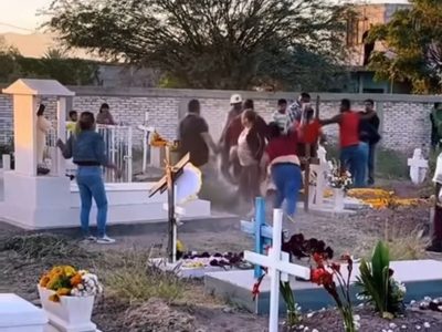 Se viraliza pelea entre familias en pleno panteón (Video)