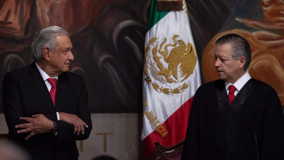 Andrés Manuel López Obrador con el presidente de la SCJN, Arturo Zaldívar