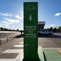 Plottier: la provincia ya cuenta con su primer cargador para vehículos eléctricos