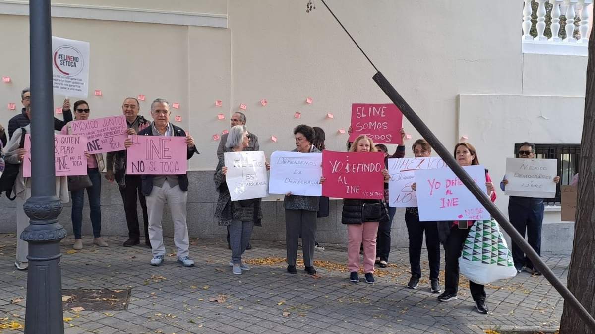 Protesta de mexicanos en Madrid