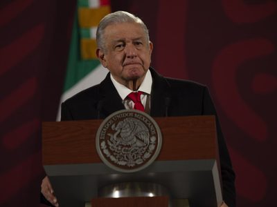 ¿Dónde quedaron las pretensiones religiosas de AMLO?