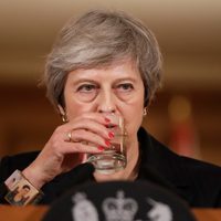 Ola de renuncias en el gabinete de May por desacuerdos con el Brexit