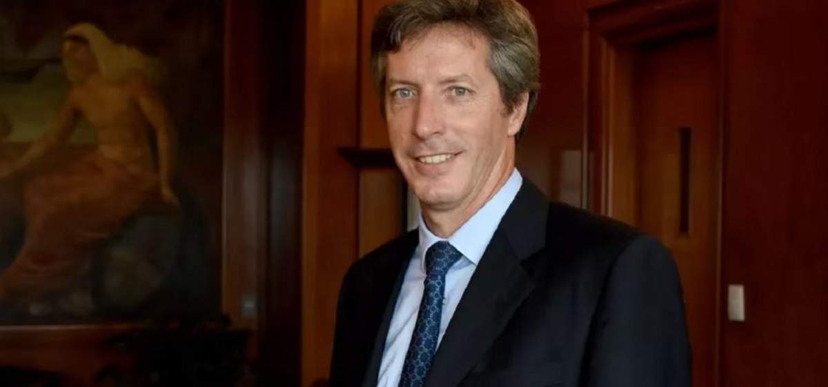 Santiago Bausili, el titular del BCRA acompaña la estrategia para evitar que queden pesos sin absorber en el sistema.