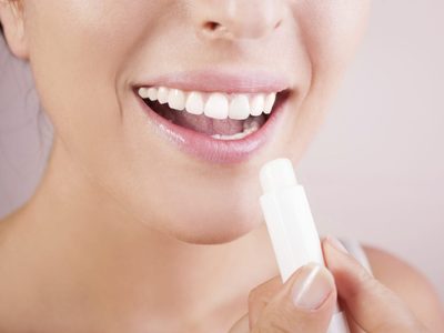 Si tenés un labial a punto de acabarse, no lo tires: así lo podés convertir en un bálsamo hidratante