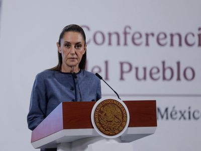 Sheinbaum condena violencia en Los Ángeles y pide a mexicanos no caer en provocaciones