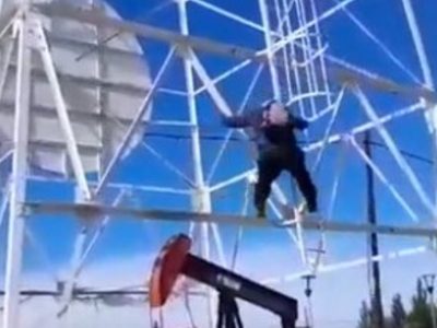 Un hombre se subió a una torre de YPF y le reclamó al Municipio que le pague lo que le debe