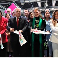 Desairan reyes de España stand de México en la Feria de Turismo de Madrid