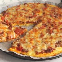 No tires la polenta que te sobró y hacete esta increíble tarta de jamón y queso, ideal para la cena del finde