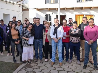 Andacollo: Koopmann entregó aportes a emprendedores y tablets a estudiantes