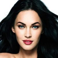 Megan Fox viste atuendo de noche que enseña más de la cuenta ¡Puras transparencias! ¿Preparado?
