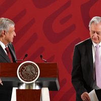 Una vez más, AMLO defiende a Bartlett: no es con él, es conmigo