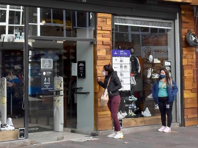 Tras el baby shower clandestino, reabrió la actividad comercial de Necochea