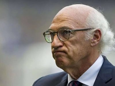 “Es muy gallina”: el día que Carlos Bianchi le negó la llegada a un refuerzo a Boca por unos tweets