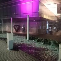 Sede del INAI es vandalizada por encapuchados