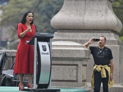 Sandra Cuevas peleará por la "posesión" del Ángel de la Independencia