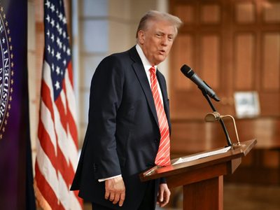 La Eurocámara pide poner coto a las criptomonedas que impulsa Trump