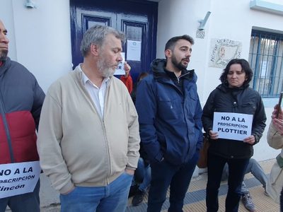 Interna peronista: lista "proscripta" de Unión por la Patria protestó la decisión en la sede del PJ