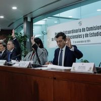 Aprueban en comisiones del Senado la extinción de órganos autónomos; oposición niega ahorro