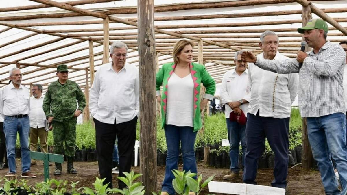 El presidente López Obrador en Guadalupe y Calvo con los gobernadores de Sinaloa y Chihuahua