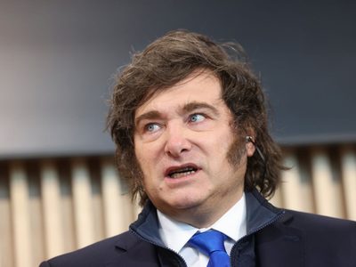 Milei redobla su ataque a la prensa y dispara: “Los corruptos son ustedes”