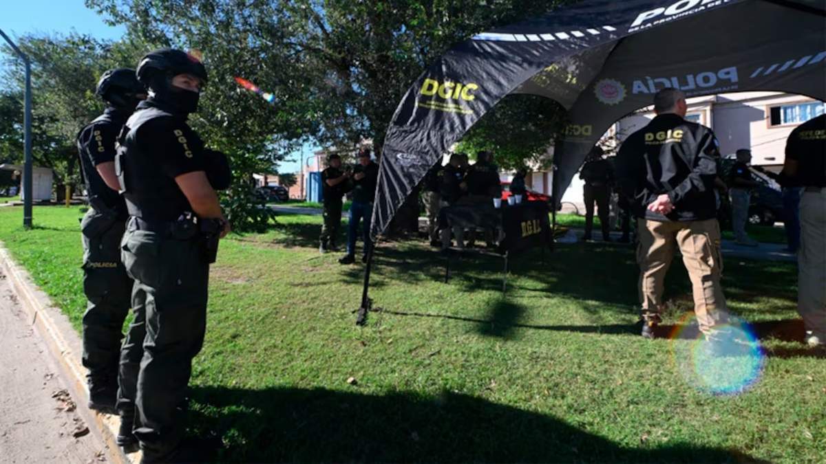 Las familias de los chicos que hagan amenazas en escuelas deberán pagar el costo del operativo