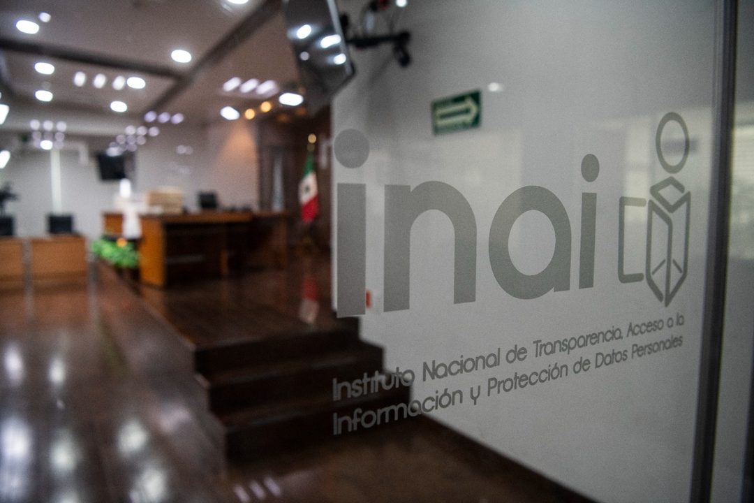 INAI puerta Foto Octavio Gómez