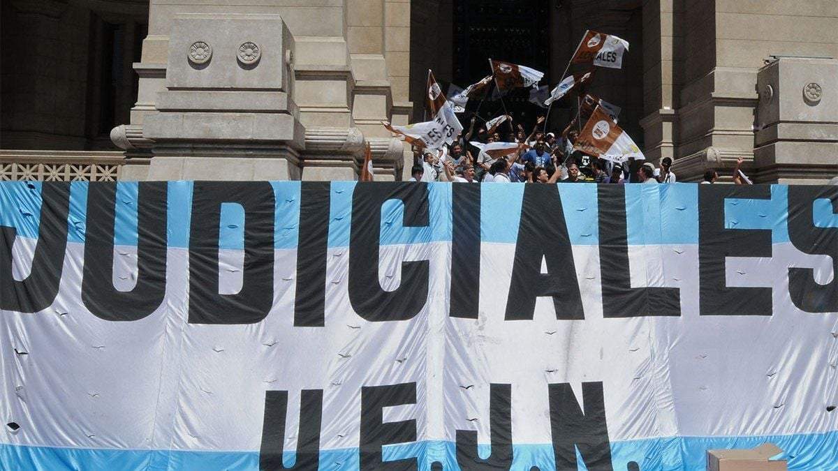 Los judiciales reclaman un aumento del 25%. Fuente: (Twitter)
