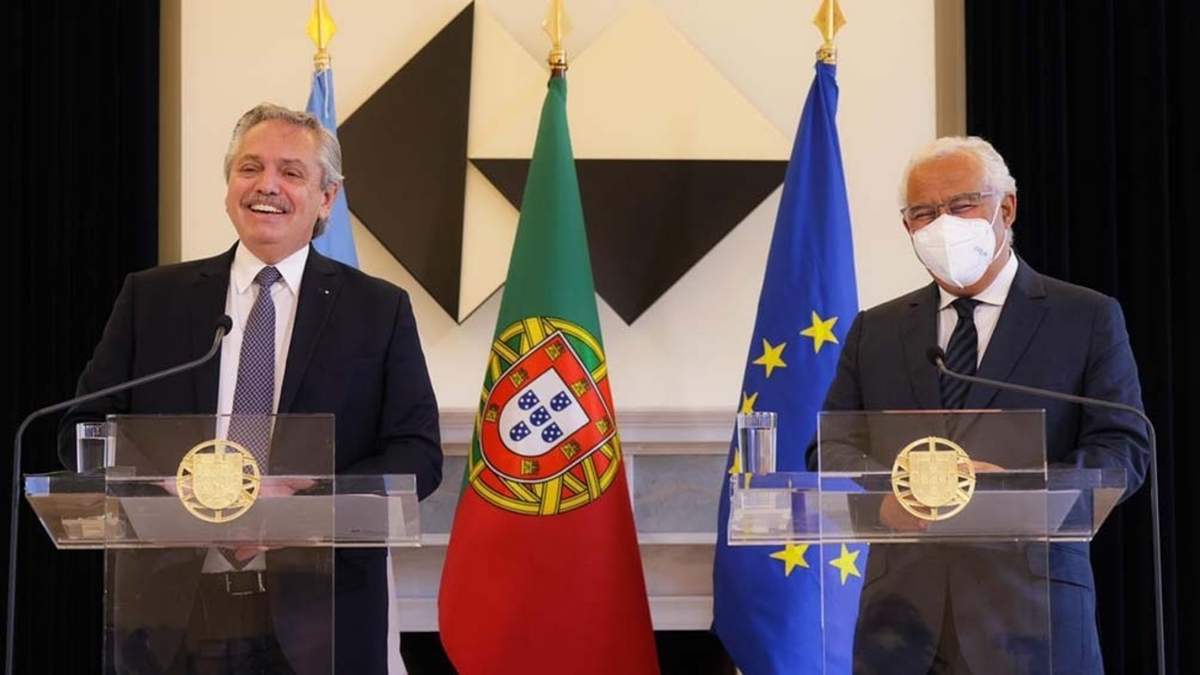 Alberto Fernández junto al primer ministro de Portugal. Fuente: (Twitter)