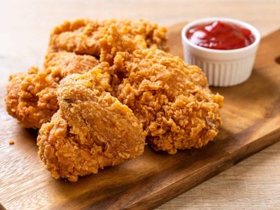 Olvidate de KFC: el secreto de la abuela para cocinar el pollo más crujiente y jugoso