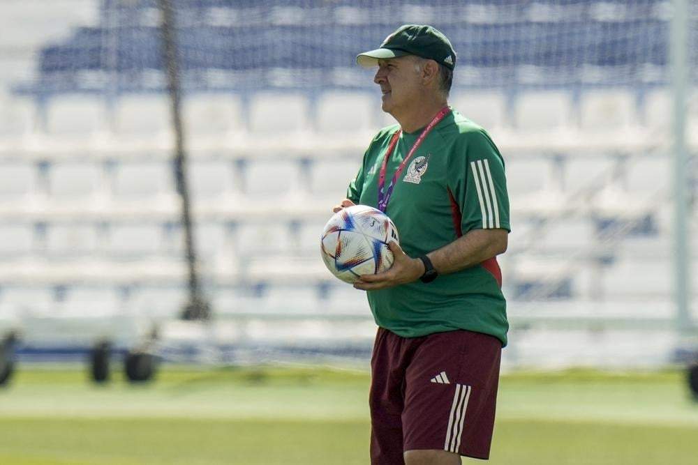 El técnico de México, Gerardo Martino, durante un entrenamiento el día previo al partido contra Arabia Saudita, el 29 de noviembre de 2022, en Jor, Qatar