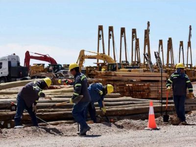 Petroleros de todo el país tendrán un aumento adicional del 15 % en sus sueldos de octubre
