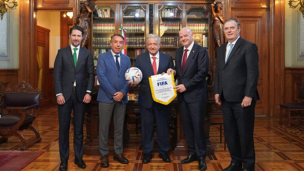Reunión del presidente con directivos de futbol