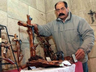 Las obras de arte religioso de un zapalino toman trascendencia en Semana Santa
