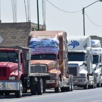 EU anuncia plan de revocación de visa para transportistas de inmigrantes indocumentados