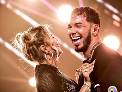 “Me indigna y me enoja”: Karol G respondió las críticas hacia Anuel AA