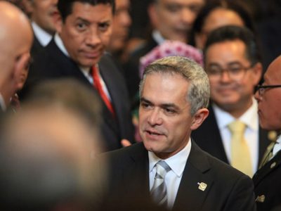 Organizaciones sociales repudian en mitin a Mancera; "se dedicó a lucrar con la ciudad", acusan