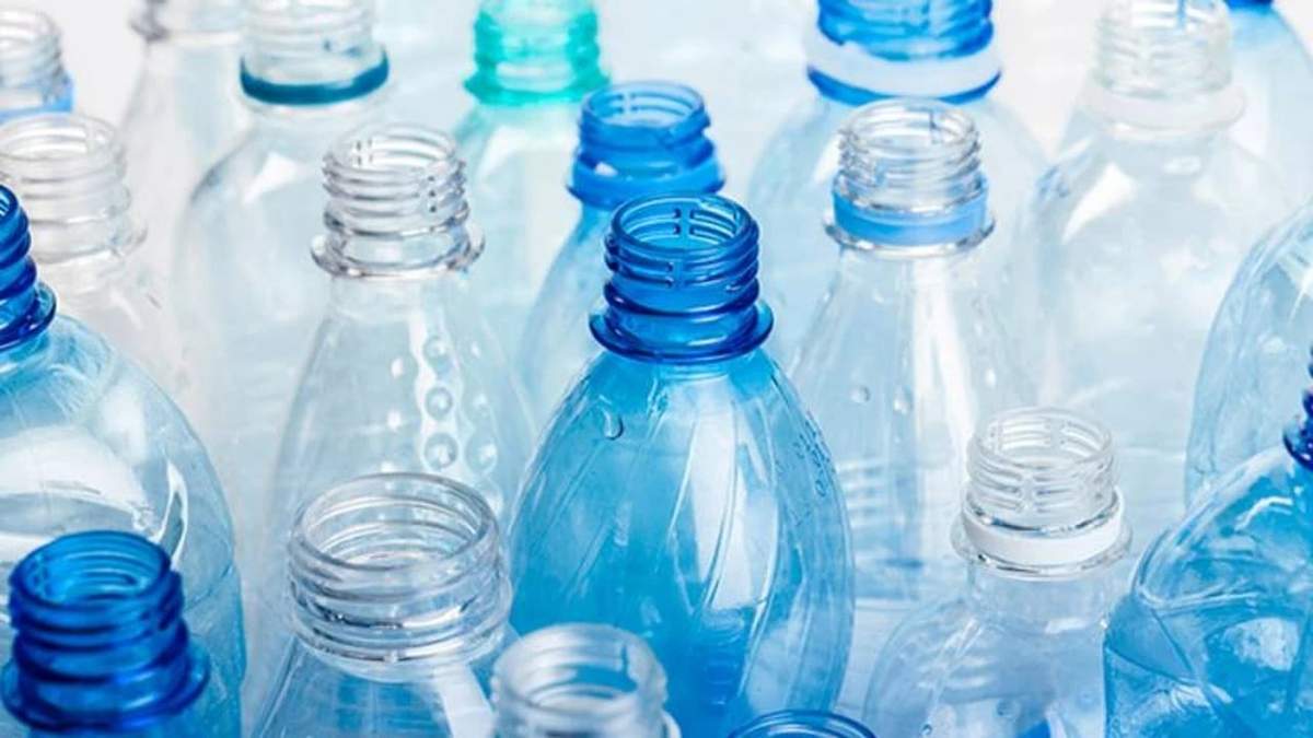 Botellas de plástico. Fuente: (Instagram)