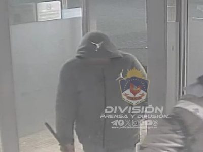 Un joven fue detenido por intentar reventar un cajero automático en Neuquén