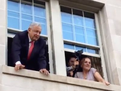 Este es el incidente que sufrió Beatriz Gutiérrez Müller mientras saludaba a simpatizantes (Video)