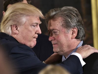 Detuvieron a Steve Bannon, el exasesor de Trump, por fraude
