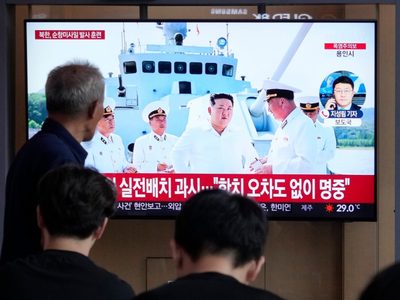Kim observa lanzamiento de misiles mientras fuerzas de EU y Corea del Sur inician ejercicios